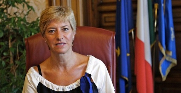 روبرتا بينوتي وزير الدفاع الايطالي